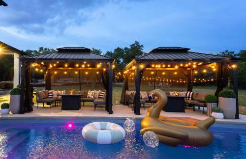 Designer Home with Hot Tub BBQ & Hill Views - Foto 48