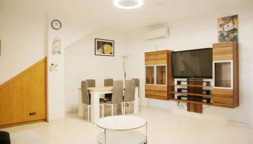 Modern 3-bed Apt, Sleeps 7, 6 Min Walk to Beach - Foto 2
