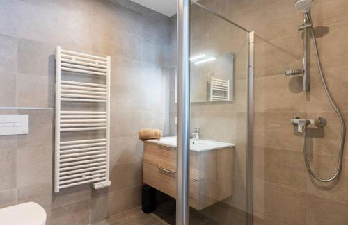 **Charmette: Duplex 4 Pièces, 8 Pers, 3 Ch, Parking Souterrain, Balcon** - FR-1-291-883 - Foto 10