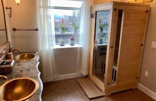 Stunning 3,400 sq ft Lake House w Boat Dock, Sauna, Steam Shower, and More - Foto 24