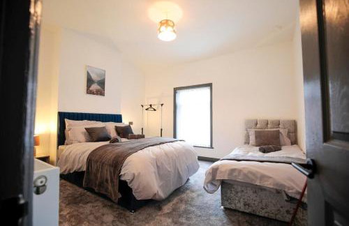Dixon House, Sleeps 6, Free Parking, Long or Short Stays - by NMB Property - Photo 26