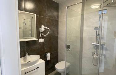 SOLEK, Apartamenty hotelowe i pokoje gościnne ze śniadaniem, przyjazne zwierzętom, wyjątkowe, z widokiem na Jezioro Jamno i w bardzo bliskiej odległości od morza - Foto 40