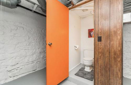 1960s Gem-Close to Downtown And In a Quiet Area - Photo 23