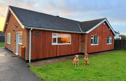 Shore Lodge Beachfront Escape, Sleeps 8, 4BR - Foto 2