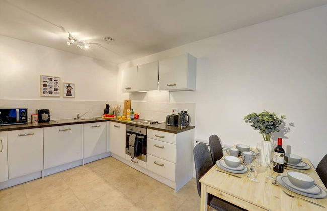 Lovely Flat in Kiln Close With Free Parking - Photo 52