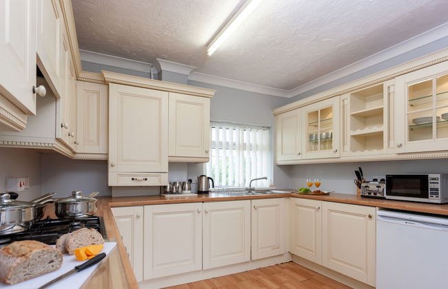 HC Property - Vale View - Photo 9