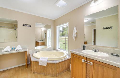 Pet-Friendly Checotah Home with Deck and Lake Views! - Foto 18