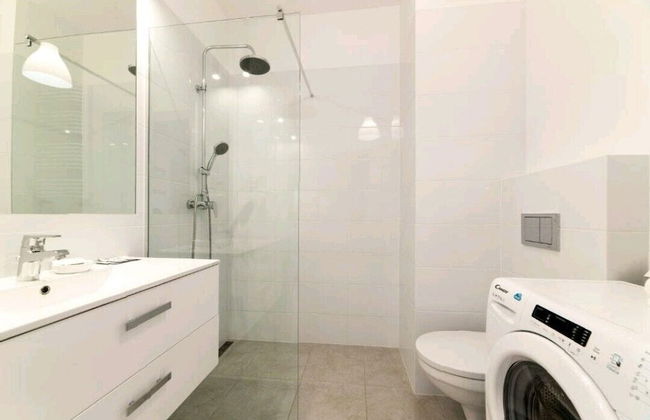 Warsaw Night Apartments MennicaResidence - Photo 21