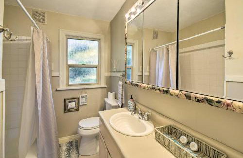 Direct Beach Access Getaway on Port Orchard! - Foto 20