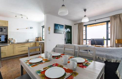 Casa Lili - Shared Pool - Close to Seafront Promenade - Sea Views from upper terrace - Foto 44