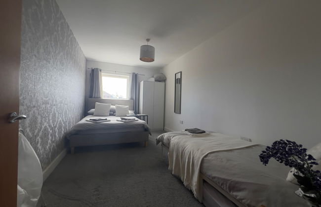 2 Bedroom Near Ocean Village Marina Port Apartment - Foto 2