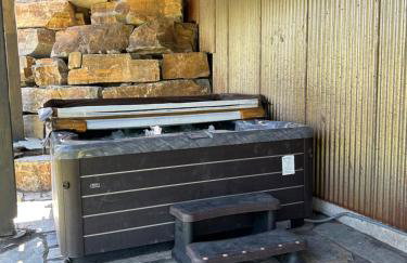 Snowghost Den-Luxury Ski In Ski Out Home Sleeps 9 with 3 Bedrooms 2 and a half Bathrooms and Private Hot Tub - Foto 5