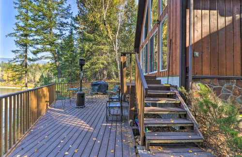 Riverfront Hungry Horse House with Large Deck! - Foto 32