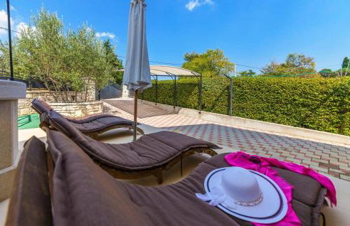 Two-Bedroom Holiday Home With A Fireplace In Barban - Foto 12