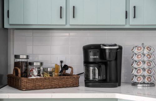 Central Family Oasis with Hot Tub & Fenced Yard - Foto 16