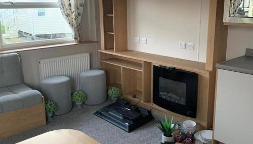 3 Bed Cabin - Sleeps 6 - Wifi Free Parking Pets - Foto 2, furniture