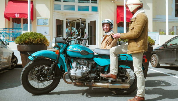 Parcourez la Normandie dans une moto rétro