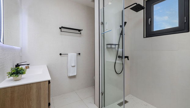 2BR 2BA Top Floor Corner w Amazing Views Gym - Foto 3, Habitación