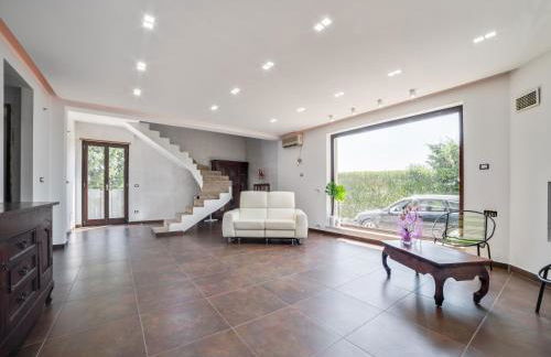 Villa in Nissoria With Private Pool - Foto 8