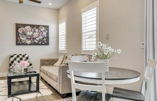 Fenced-In Yard Apt 7 Mi to Westfield Galleria - Foto 10