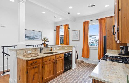 Chic 2BR retreat near French Quarter - Photo 11