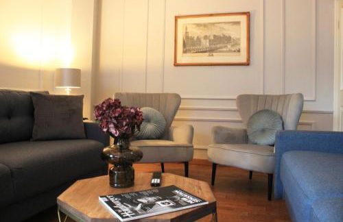 R B Apartment Hamburg Family - zentrumsnah - 108 qm mit Dachterrasse - Küche - Waschtrockner - Smart TV - Badewanne & Dusche - kostenloser Parkplatz - 2 Schlafzimmer - Foto 19