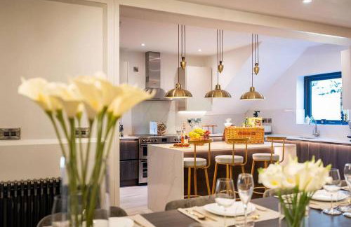 Lux Manor Sleeps 30 - Pool Sauna Hot Tub Cave - Foto 33