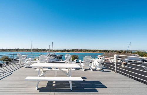 Why Knot Getaway…Rooftop with WaterView! Unit F - Foto 41