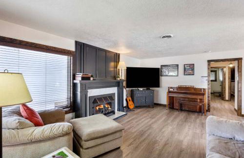 Lakefront Washington Home with Private Pool and Sauna - Foto 4