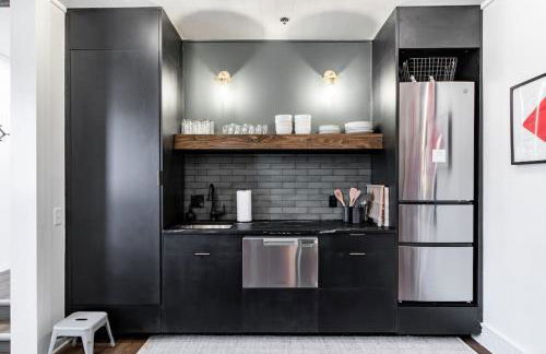 Riverfront Retreat - 2 Units - 3BR - Free Parking - Foto 8