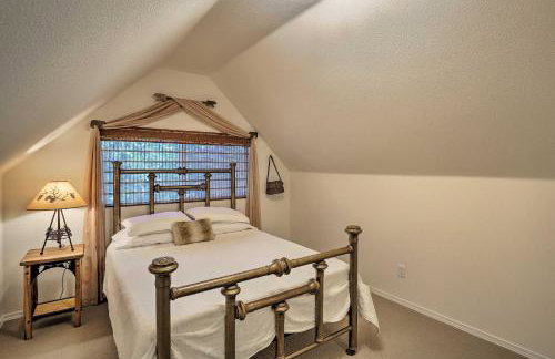 Cabin with Backyard Space - half Mi to Trinity Lake! - Foto 17