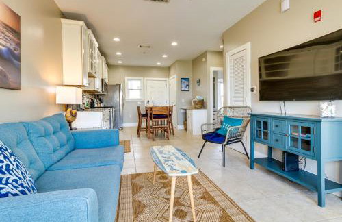 Bayfront Pensacola Beach Condo with Pool and Elevator - Foto 4