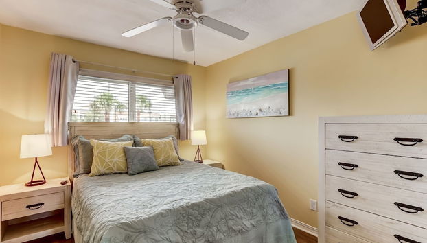 Seashore Condo with Balcony Overlooking the beach and the Atlantic by RedAwning - Foto 4, Habitación