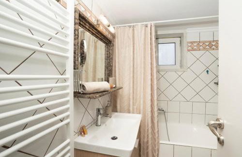 Niki Apartment, Exceptional 9,8, 500Mbps, Parking, Near OAKA, Kifisias Business Hub - Foto 23