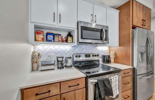 Little Italy & CWRU w King BedGymParkingWD - Foto 18