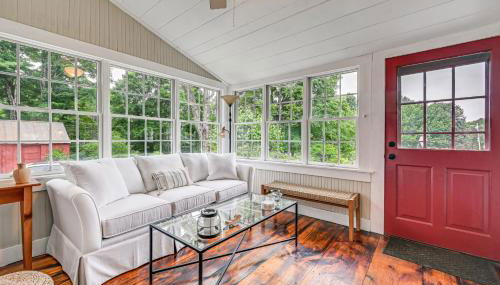 Historic Farmhouse Near Mountains and Colleges! - Foto 2