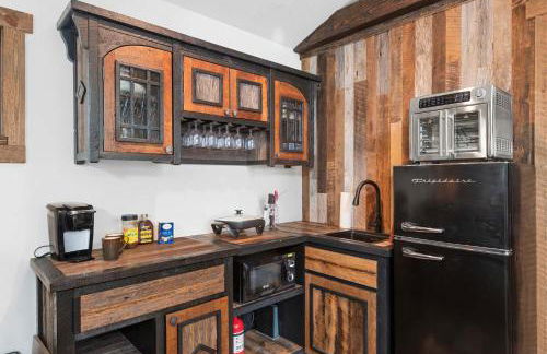 34 Acre Escape Games Hiking Pool Table Bicycles - Foto 45