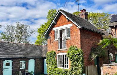 Unique Old Bakery Retreat - Photo 1