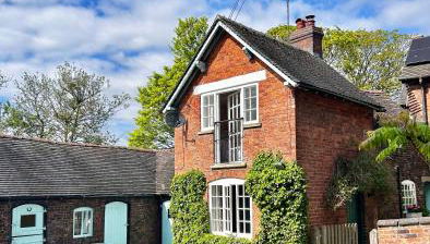 Unique Old Bakery Retreat - Photo 1