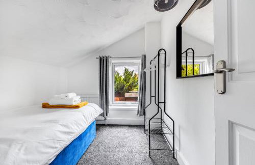 Spacious Bedford House Sleeps 6 Superfast WiFi Weekly Rates - Foto 32