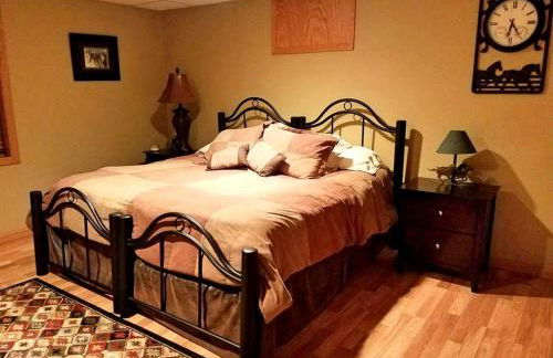 Roomy Vacation Rental for Two with a Private Bathroom near Cedar Rapids, Iowa - Foto 3