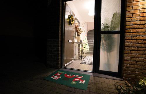 Milton Keynes new 5-Bedrooms 14guests Contractor family holiday Free Parking - Foto 78