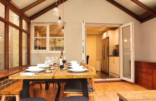 Heathrow Modern House with Parking & Fast WiFi - Foto 46