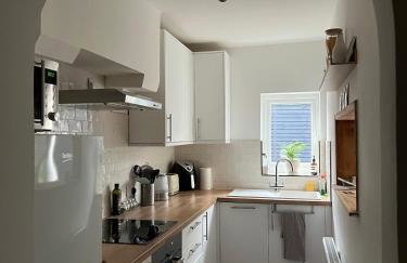 Newly Renovated 1-Bed Apartment with Private Patio - Foto 29