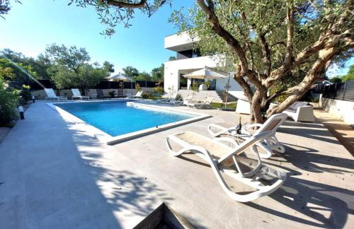 CROWONDER Sun Dance Apartments with Heated Swimming Pool Seaview and Garden - Foto 3