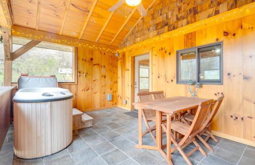 Sawyers Cabin with Hot Tub in Blue Ridge Mtns! - Foto 24