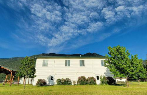 Charming Chalet Close to GNP, Downtown & Game Room! - Foto 7