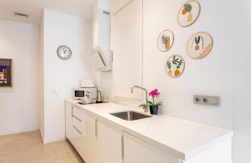 R&C APARTMENTS CLOSE to CENTER - Photo 7