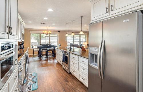 Waterfront Retreat with Dock on Cedar Creek Lake! - Foto 11