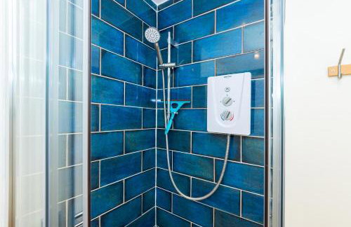 Cosy 3 Bedroom House near River Thames - Pass the Keys - Photo 29